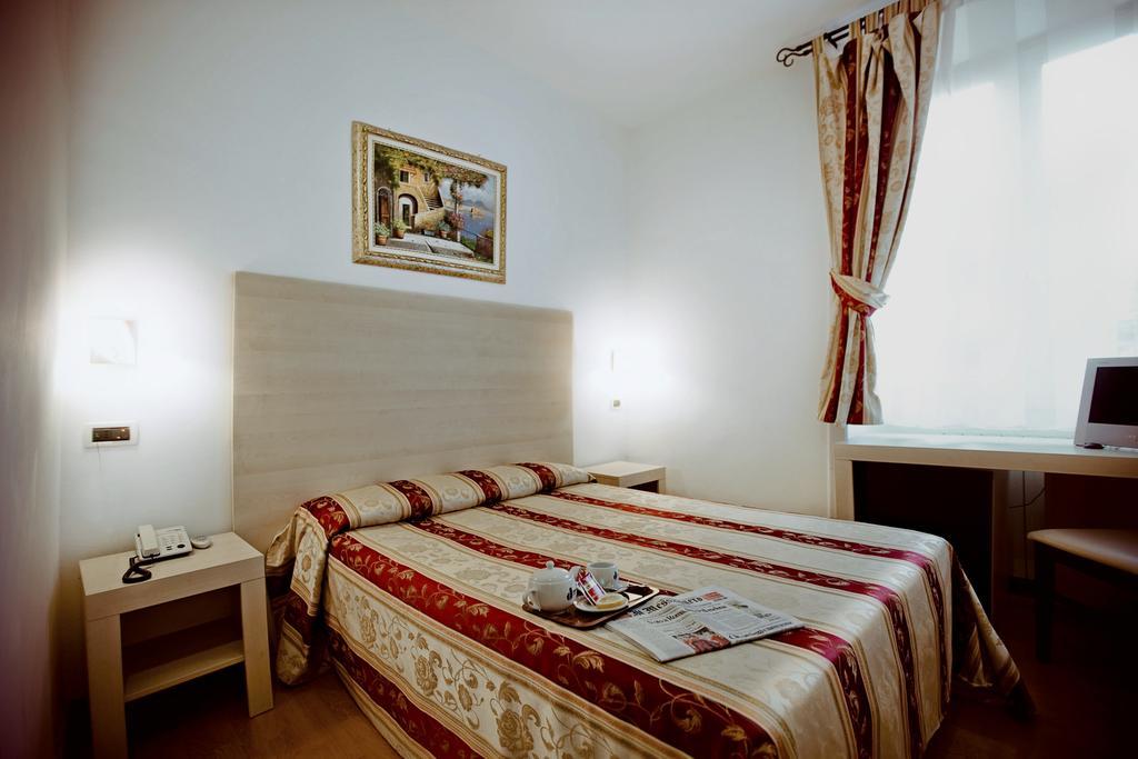 Hotel Saturnia Rome Chambre photo